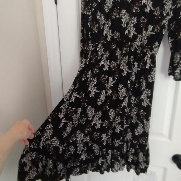 Nice flowy dress - Picture 3 of 3